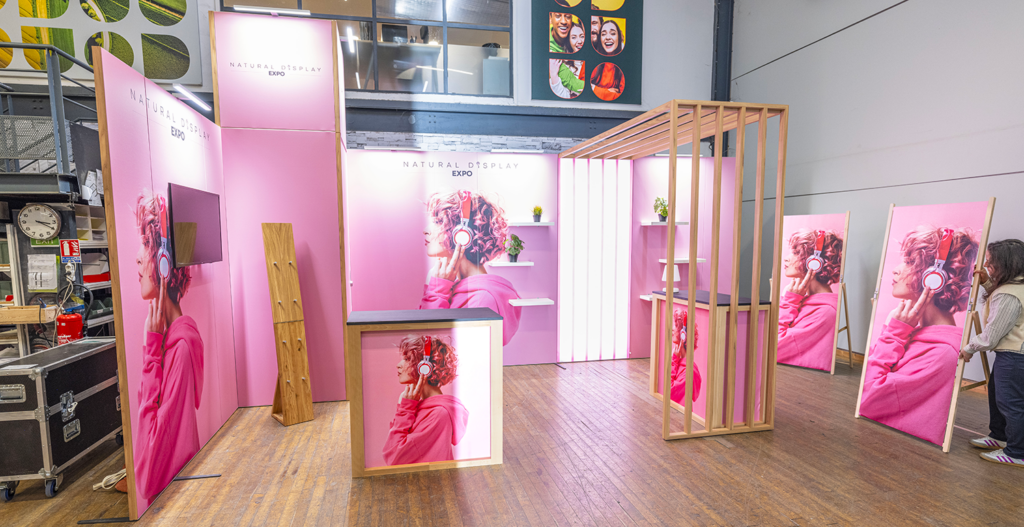 Naturally Display Natural Display Expo – So Communication